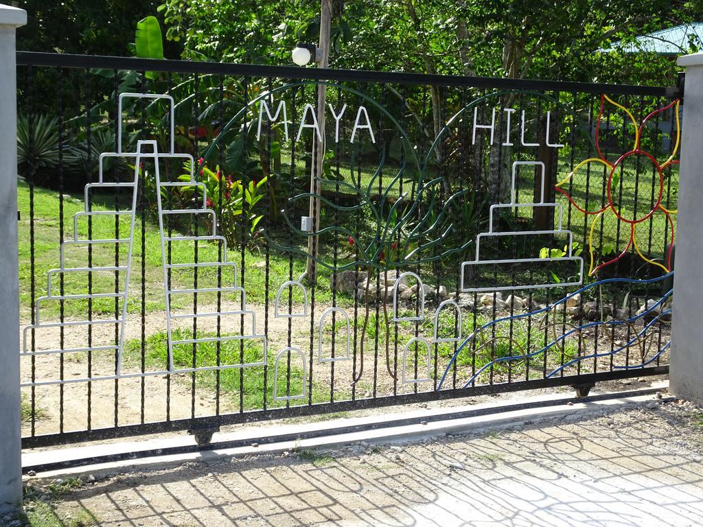 Maya Hill Lodge Black Man Eddy Екстериор снимка