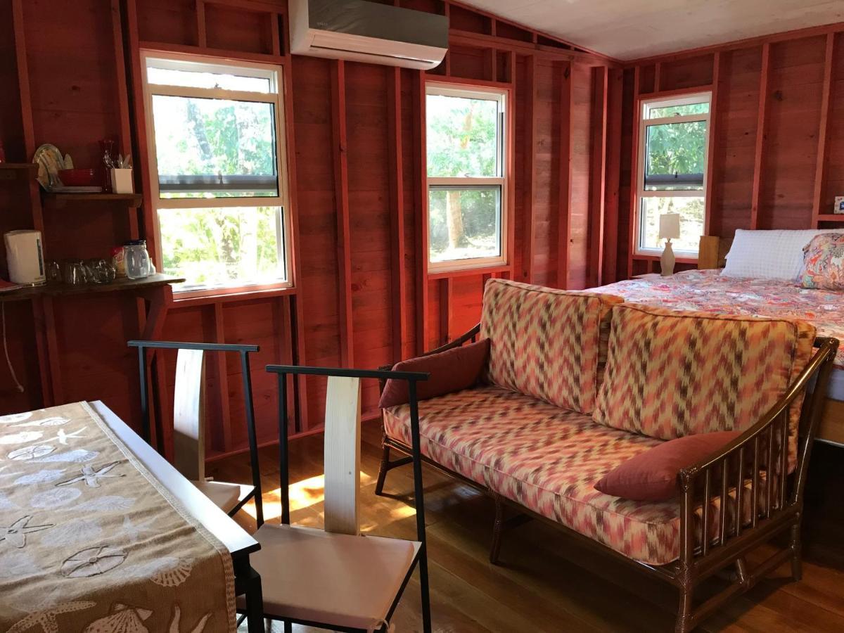 Maya Hill Lodge Black Man Eddy Екстериор снимка